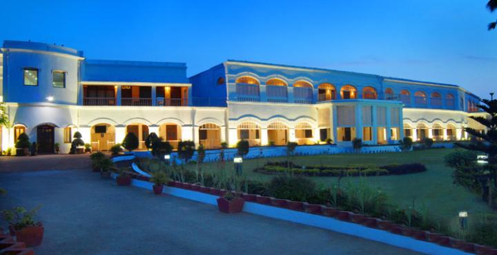 Chanakya Bnr Hotel 兰契 外观 照片